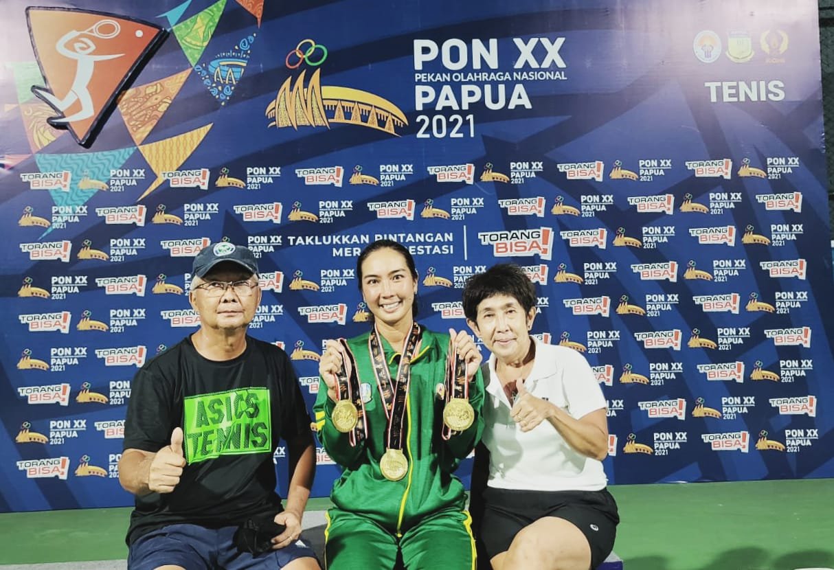 Tennis medal winner sports image